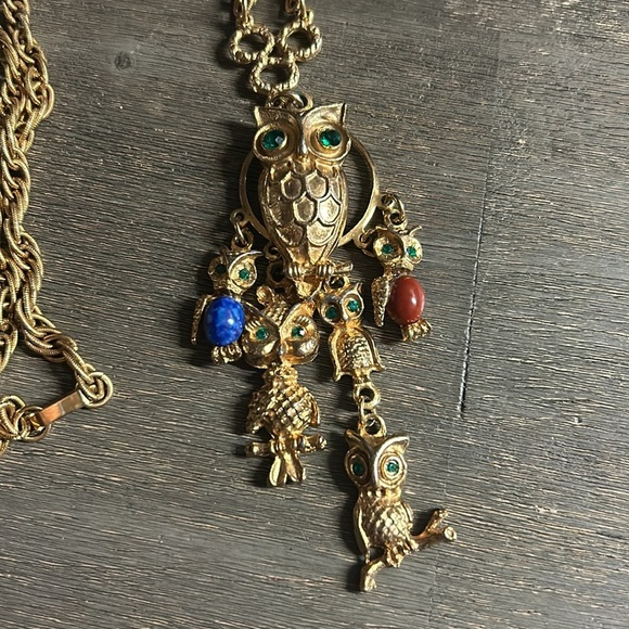 Mid Century Vintage Kramer Gold Tone Owl Necklace - Picture 2 of 6
